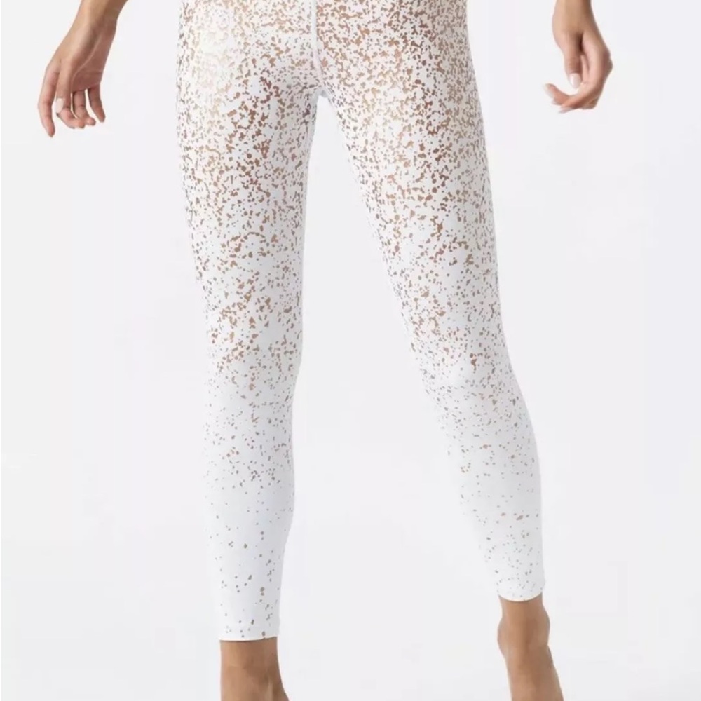 Zyia Active White Stay Gold Light n Tight Hi-Rise Women size 4 yoga workout EUC